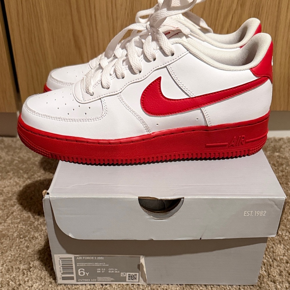 Nike Kids White and Red Sneakers - Low Top Swoosh